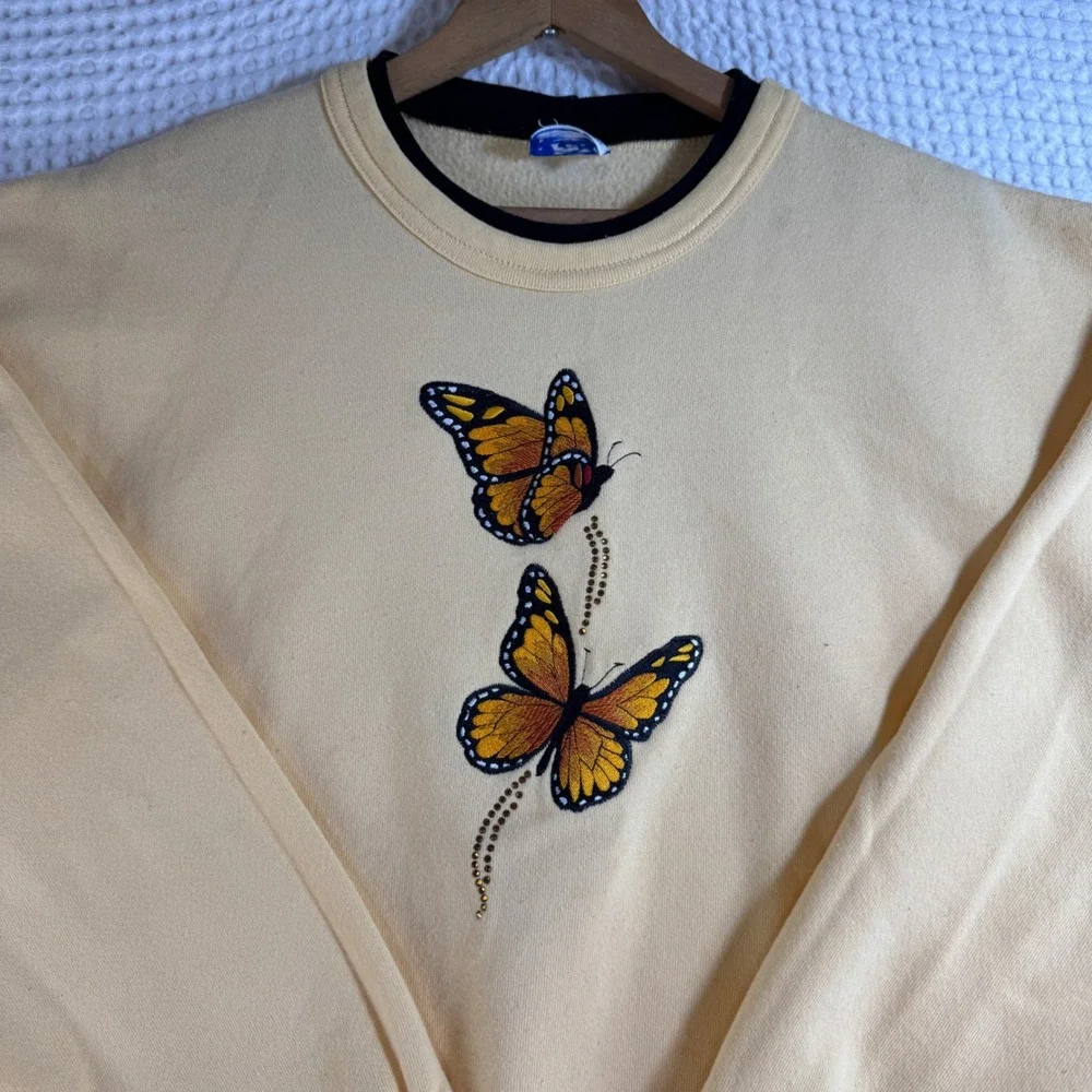 Womens Pale Yellow Butterfly Embroidered Crewneck Sweatshirt Rhinestone Sz L - Picture 3 of 11